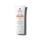 Un flacon de 30 ml de Ultra-Light Daily UV Defense de Kiehl’s sur fond blanc.