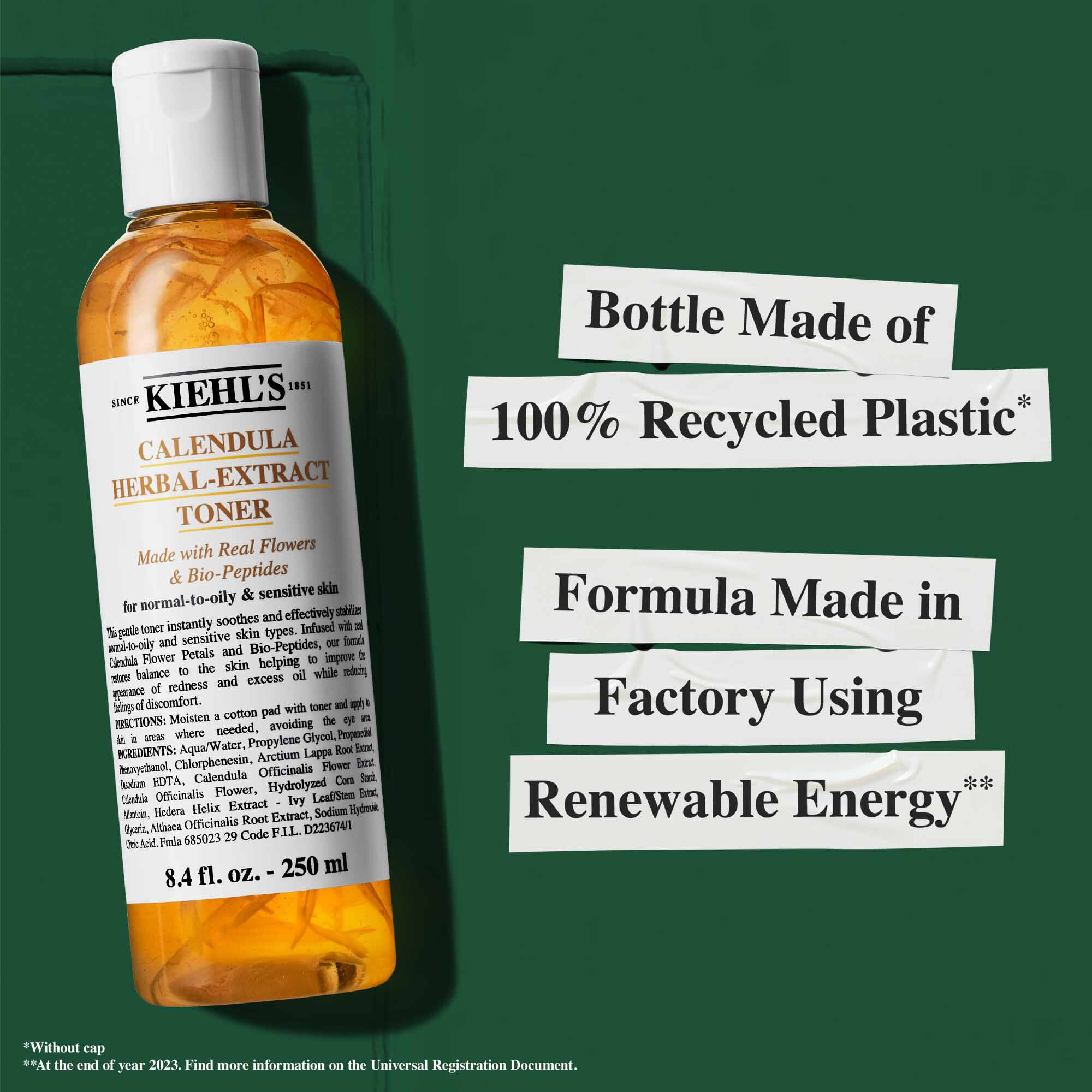 Un flacon de tonique Calendula Herbal-Extract Toner avec un texte soulignant les caracteristiques de durabilite : « Bouteille fabriquee a partir de 100 % de plastique recycle » et « Formule fabriquee dans une usine utilisant de l'energie renouvelable. »