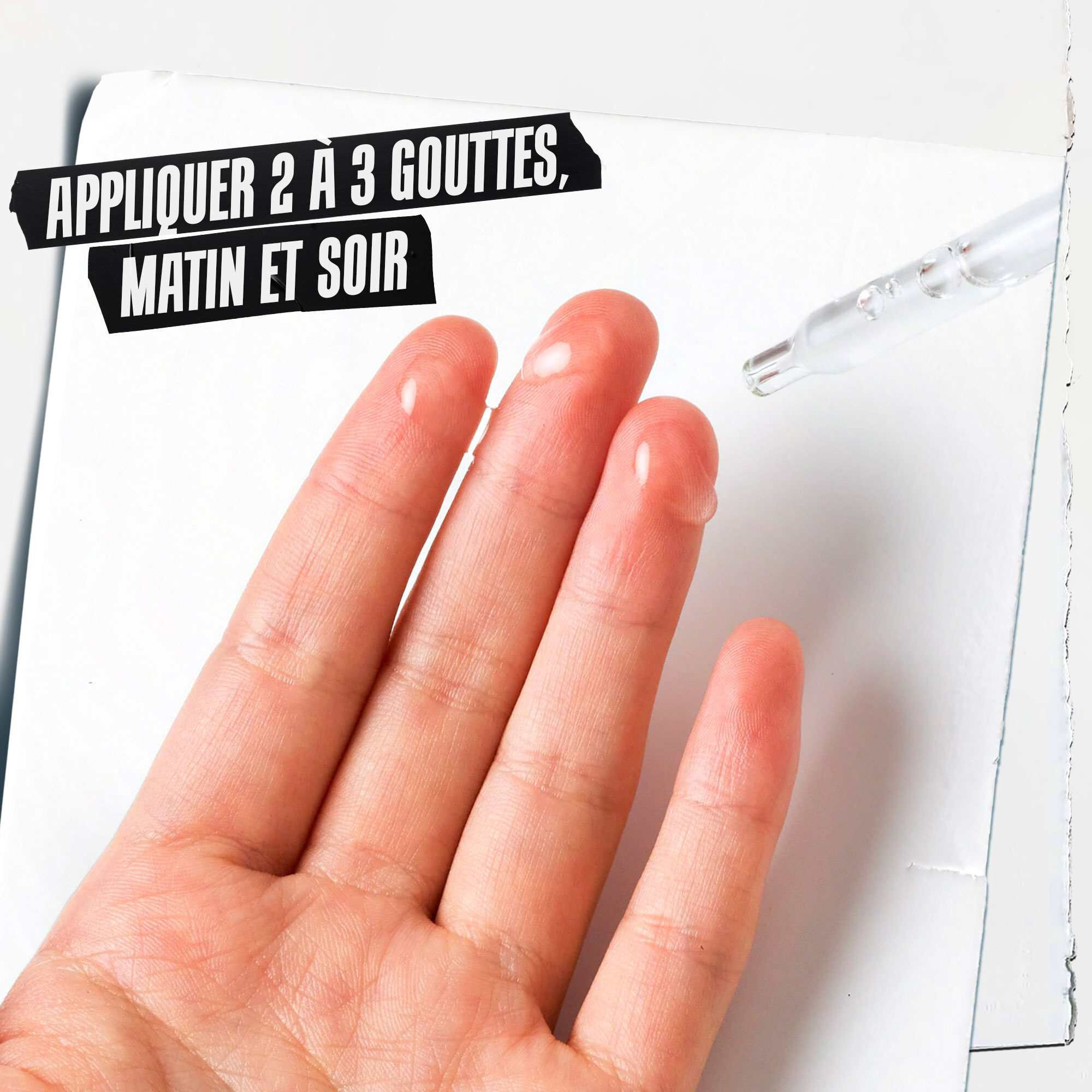 Une main tenant le serum Ultra Pure 9.8% Glycolic Acid avec le texte : « Appliquez 2 a 3 gouttes, matin et soir. »