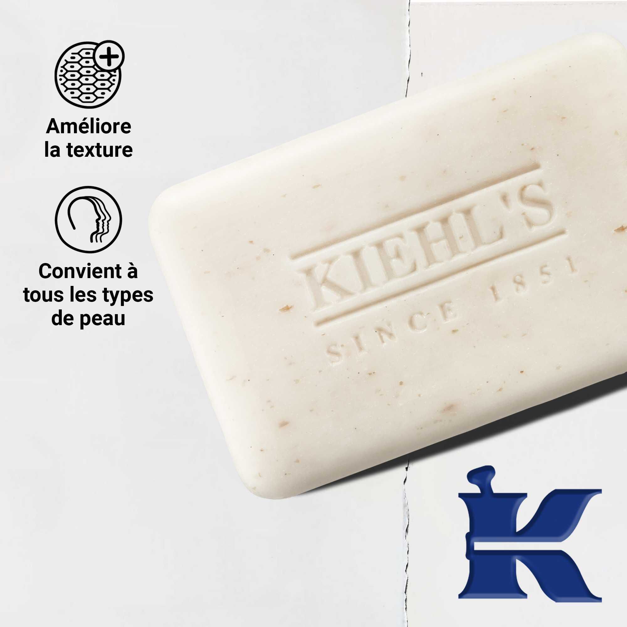 Le pain de savon Ultimate Man Body Scrub Soap, mettant en avant sa surface texturee. Le texte souligne l'amelioration de la texture et sa compatibilite avec tous les types de peau.