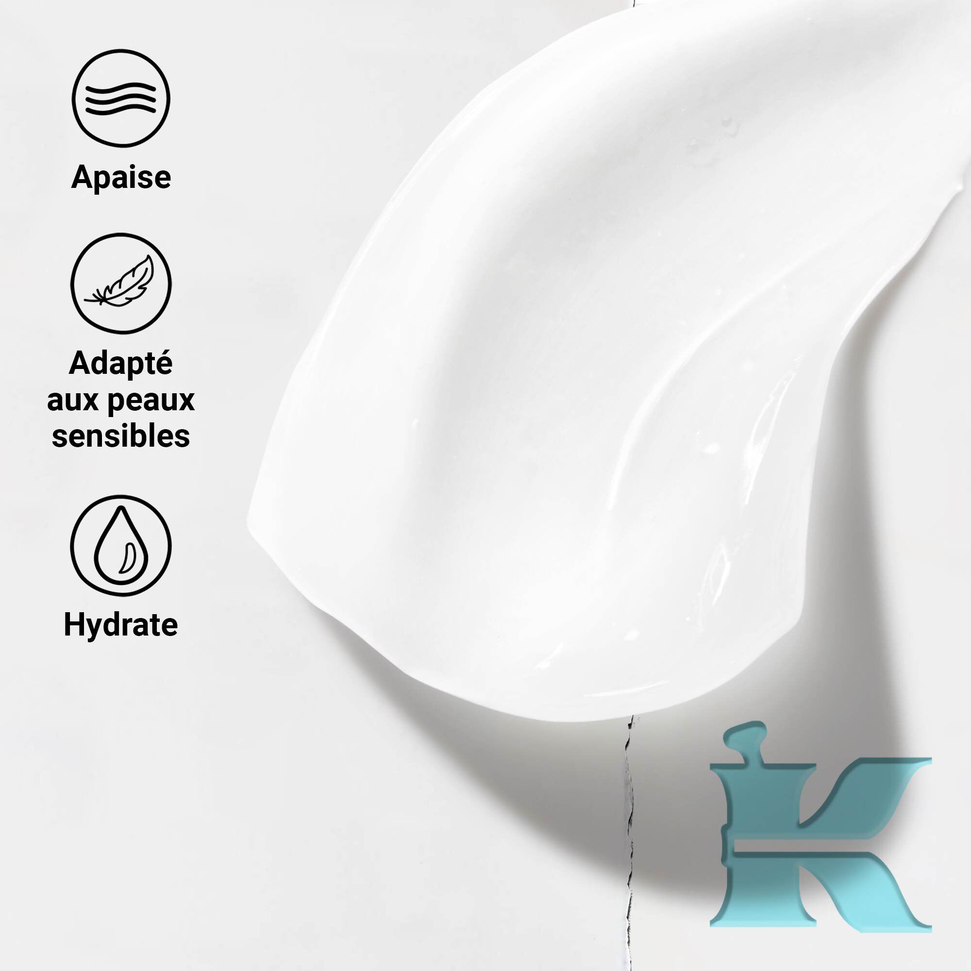 Gros plan sur la texture du gel-creme Ultra Facial Oil-Free Gel Cream montrant ses bienfaits apaisants, hydratants et sa compatibilite avec les peaux sensibles.