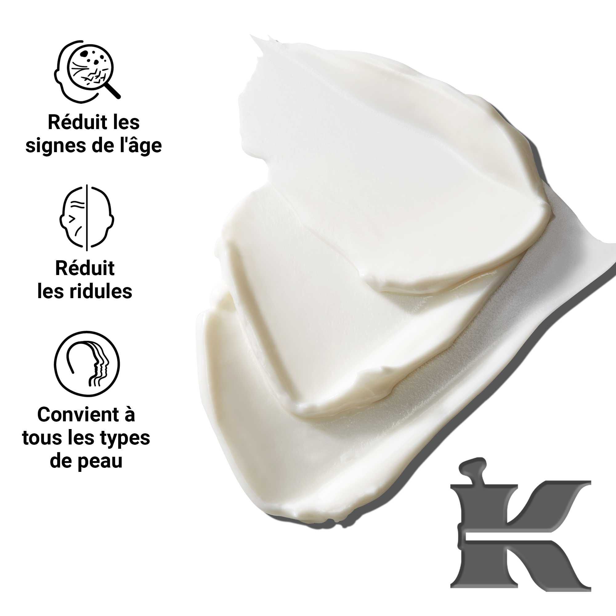 Gros plan sur la texture de la creme hydratante Age Defender ; reduit les signes de l'age, les ridules, convient a tous les types de peau.