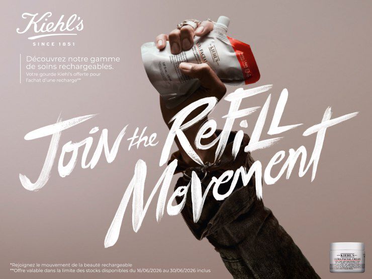 Une main tenant une recharge Kiehl's Ultra Facial Cream avec le slogan "Join the Refill Movement" – Decouvrez la gamme de soins rechargeables Kiehl's, avec une gourde offerte pour l'achat d'une recharge, offre valable du 16/06 au 30/06/2026