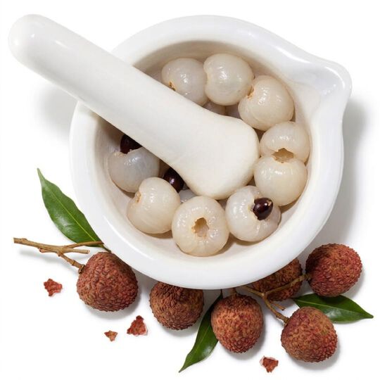 Mortier blanc avec des litchis