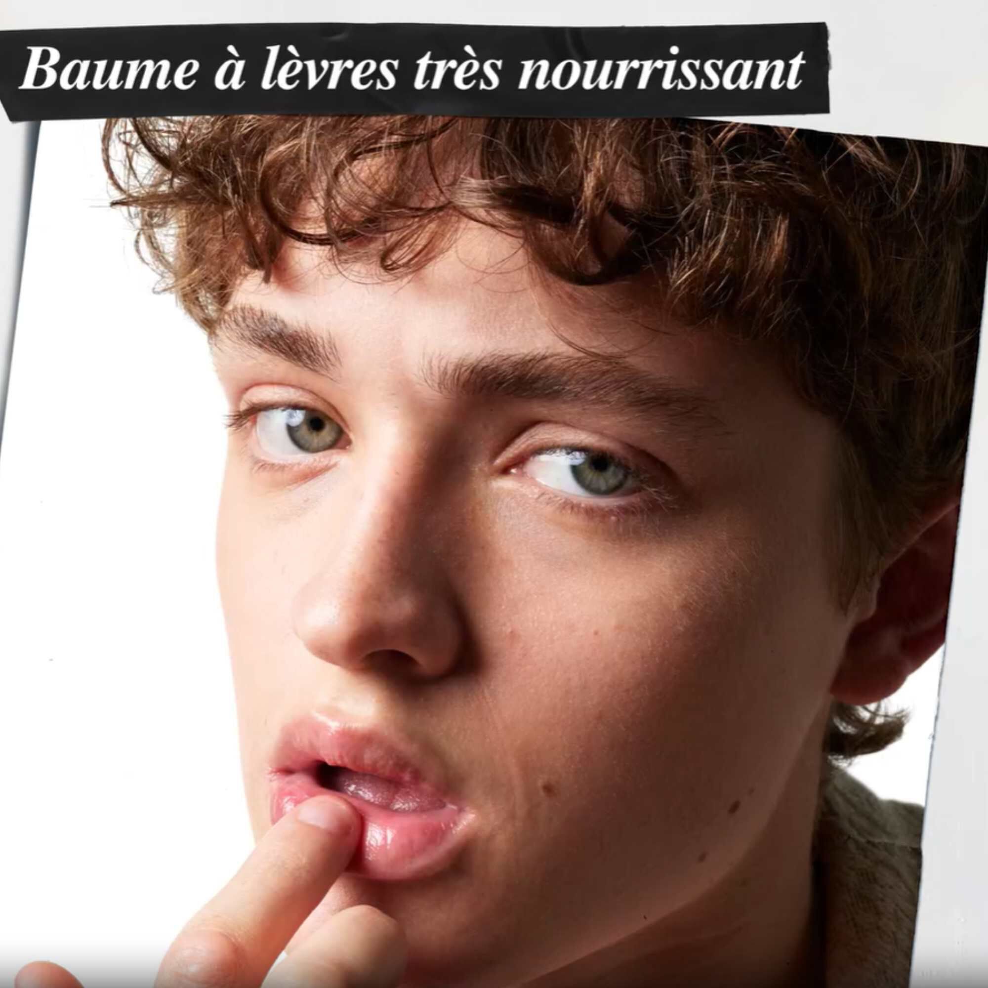 Application de Lip Balm #1 sur les levres