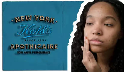 Une personne avec des imperfections sur le dos. Le masque Kiehl's Rare Earth, presente avec sa texture cremeuse, pour aider a purifier la peau et minimiser les pores.