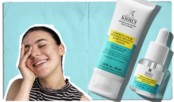 Cette femme utilise le serum Kiehl's a l'acide glycolique. Sa peau est lisse.